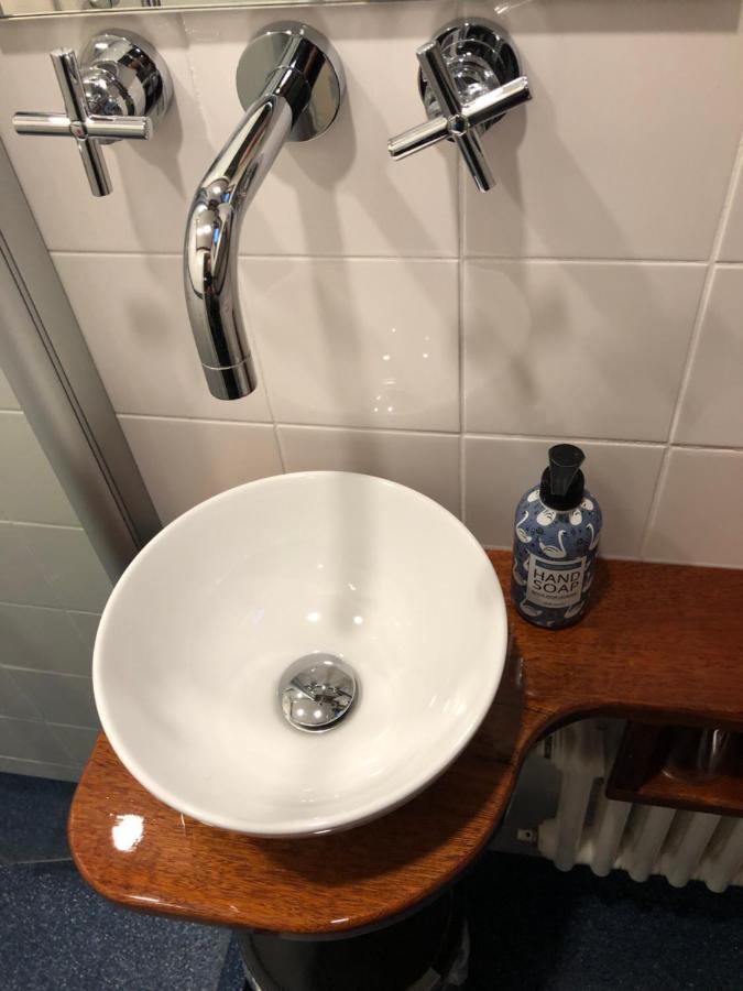 Hotelboot Zwaan Amsterdam Dış mekan fotoğraf