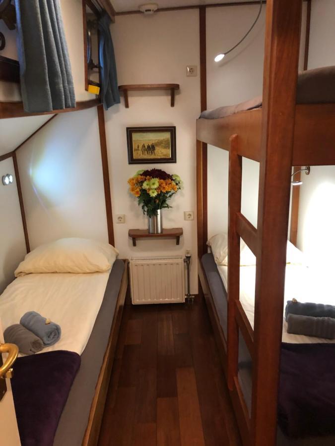 Hotelboot Zwaan Amsterdam Dış mekan fotoğraf