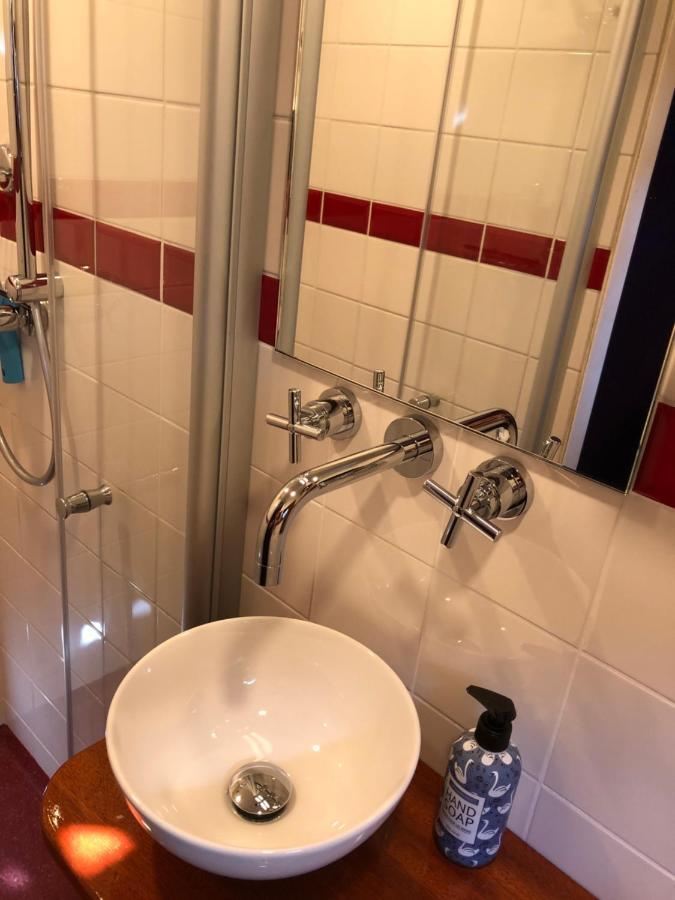 Hotelboot Zwaan Amsterdam Dış mekan fotoğraf