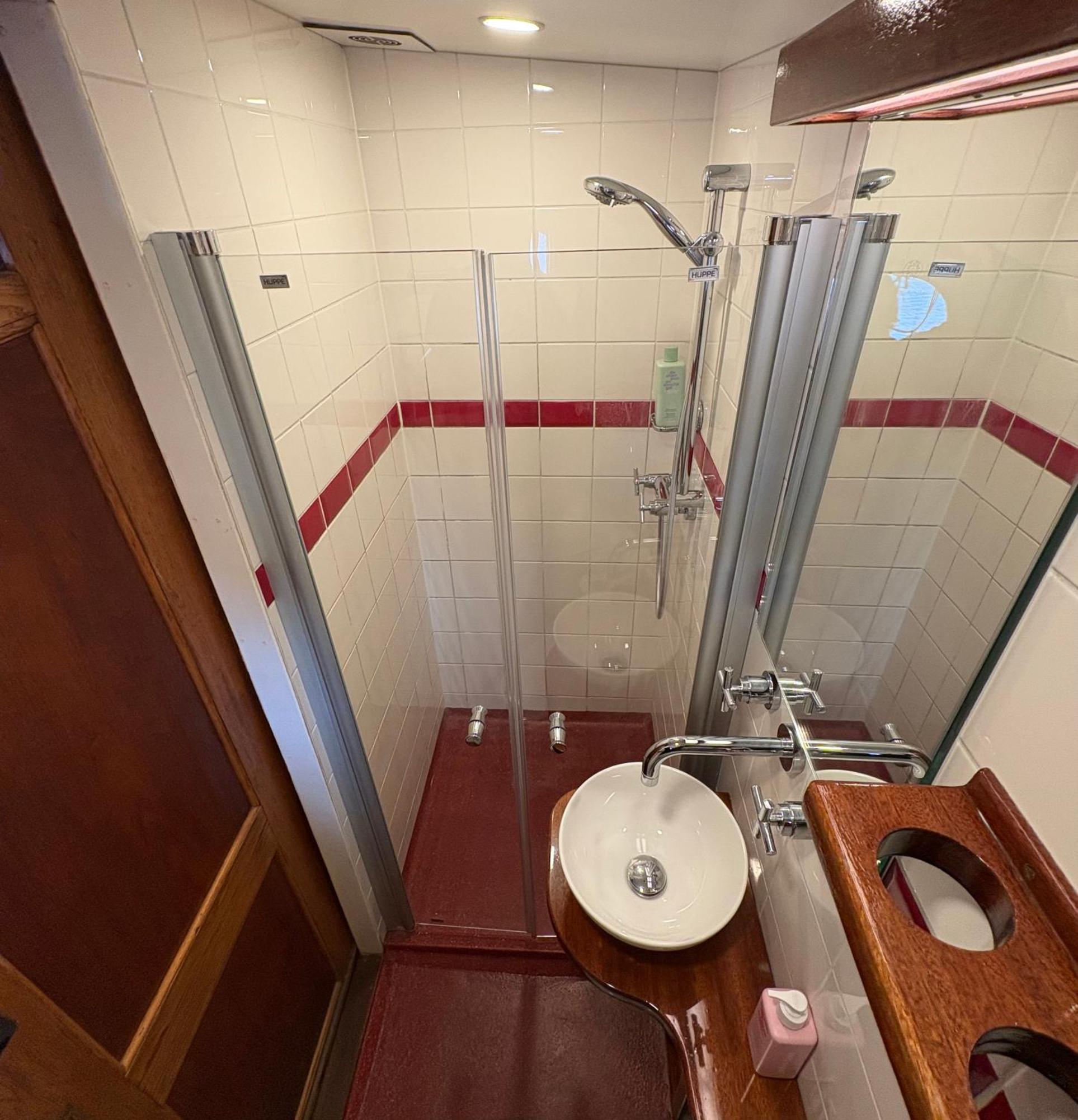 Hotelboot Zwaan Amsterdam Dış mekan fotoğraf